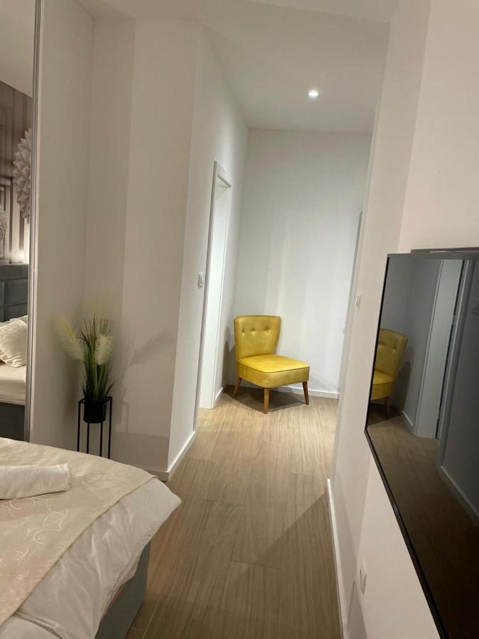 Holiday Apartments & Rooms สปลิท ภายนอก รูปภาพ