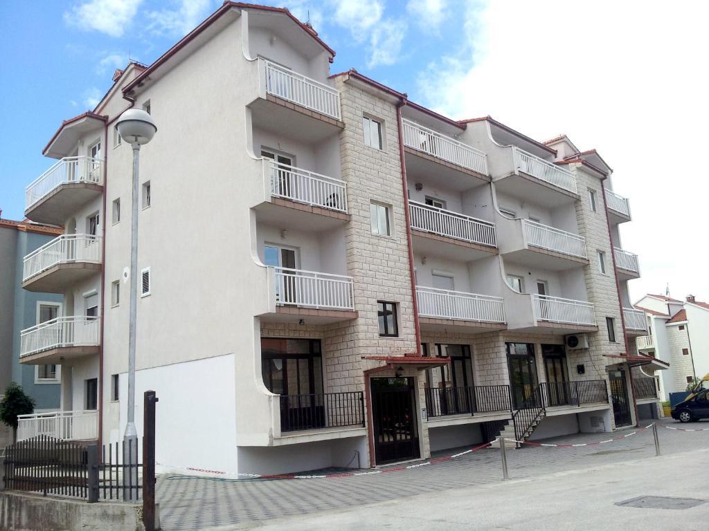 Holiday Apartments & Rooms สปลิท ภายนอก รูปภาพ